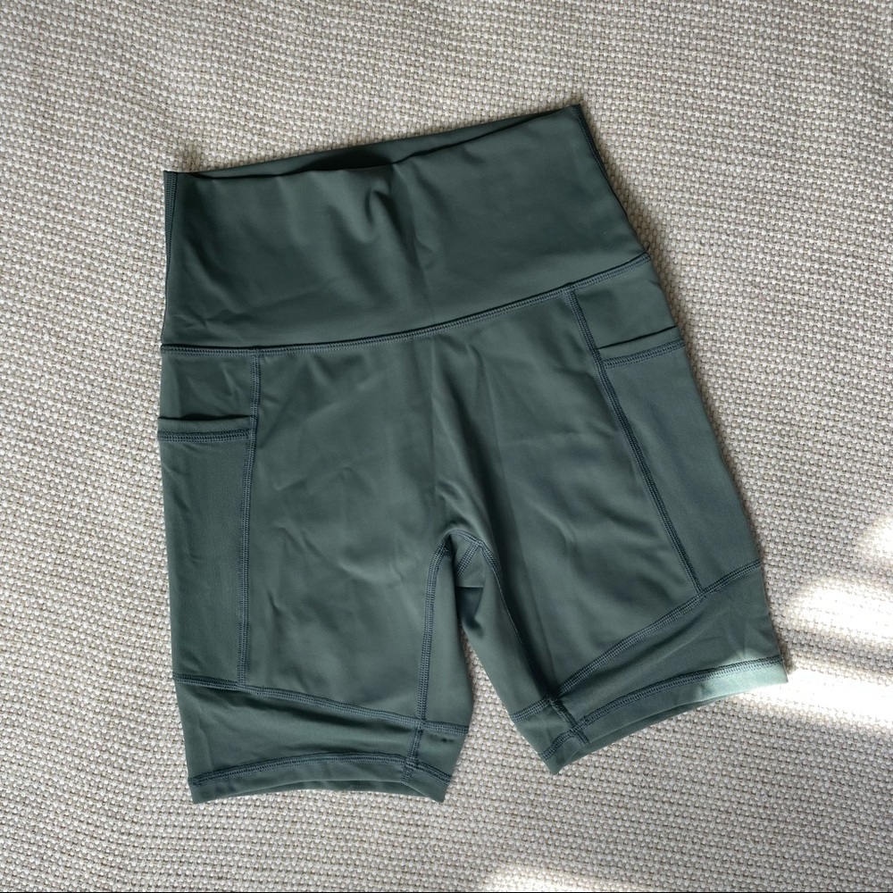 Aerie Move olive green mesh bike shorts, never worn
